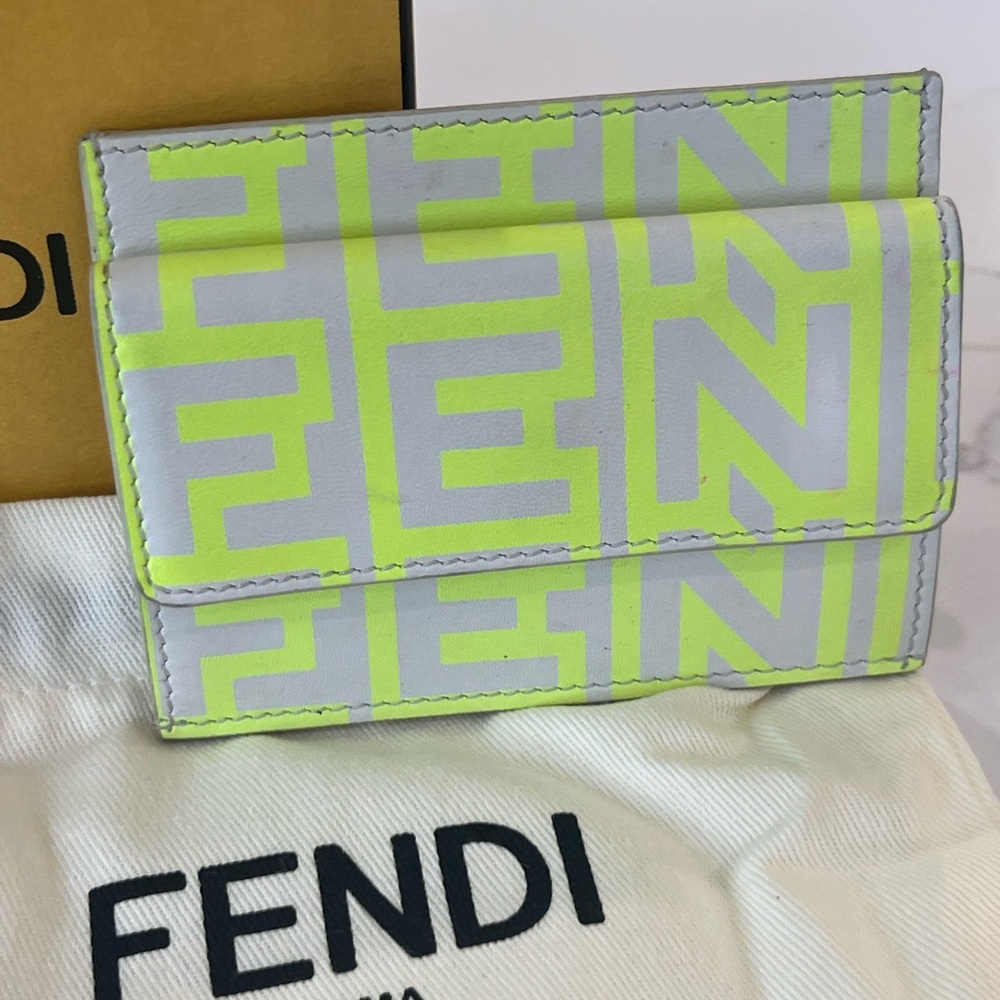 Fendi Neon Yellow and white Marc Jacob’s callab card Wallet - Picture 2 of 6